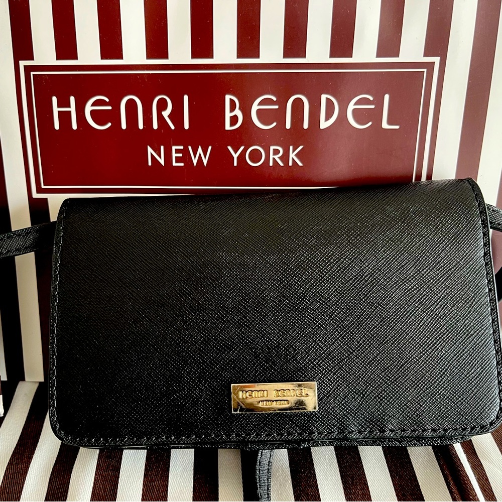 Henri Bendel crossbody wallet